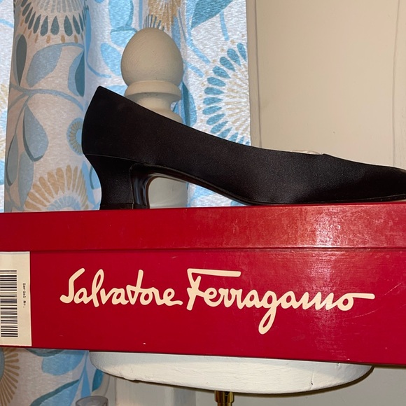 Salvatore Ferragamo Shoes - Salvatore Ferragamo black sateen shoes sz 7 AAA